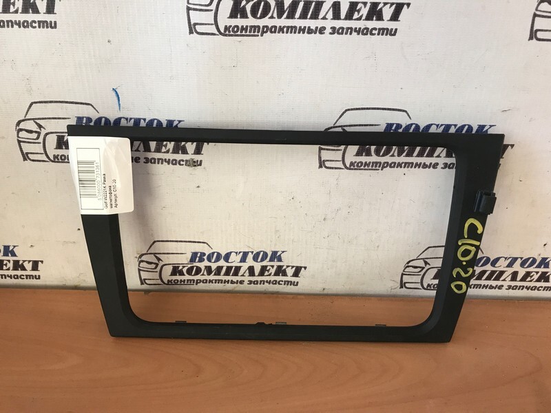 Рамка магнитофона Volkswagen Golf  CBZ