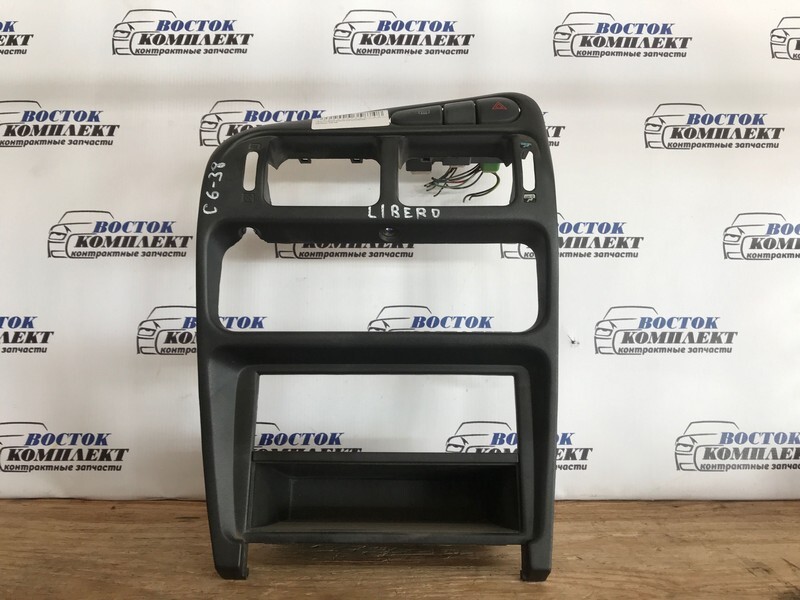 Рамка магнитофона Mitsubishi Libero CB5W 4G93