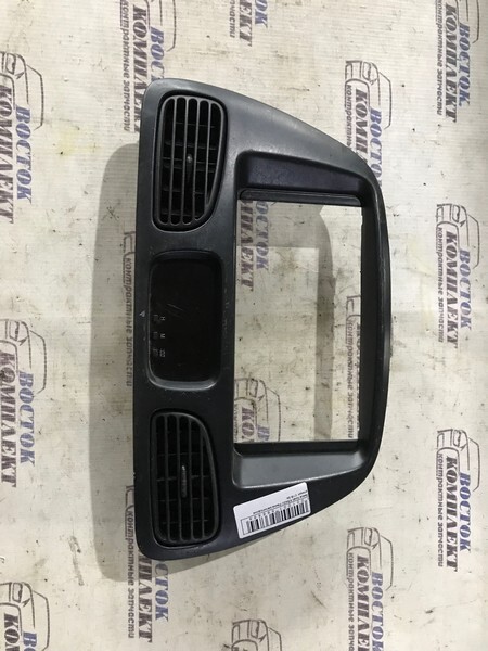 Рамка магнитофона Toyota Lite Ace Noah KR42 7K-E