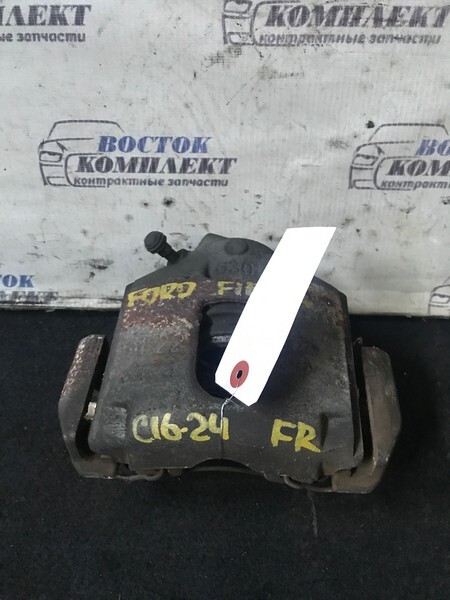 Суппорт Ford Fiesta  FYJA перед прав