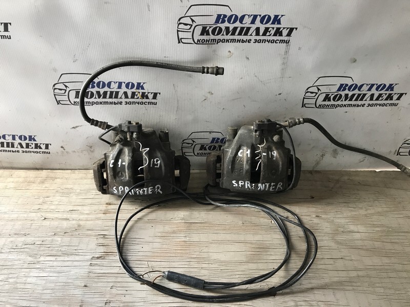 Суппорт Mercedes-Benz Sprinter перед лев