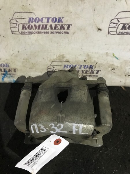 Суппорт Toyota Aqua NHP10 1NZ-FXE перед лев