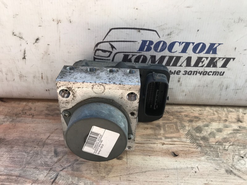 Блок ABS Toyota IQ KGJ10 1KR-FE