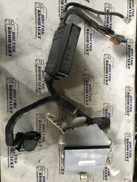 Блок предохранителей Nissan Wingroad Y12 HR15DE