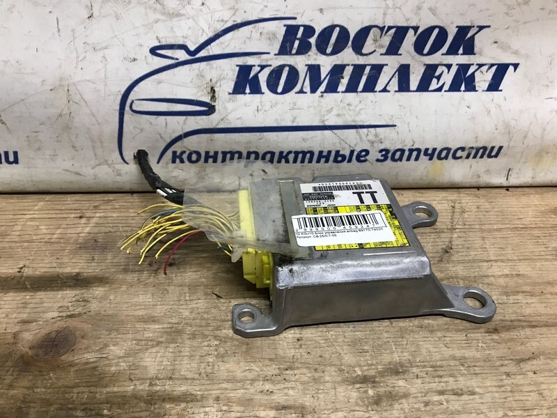 Блок управления airbag Toyota IQ KGJ10 1KR-FE