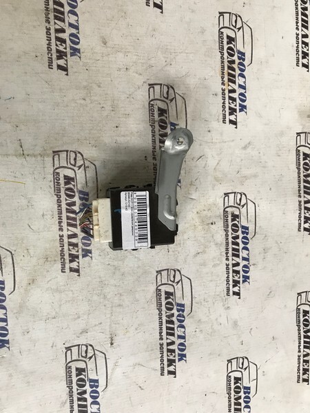 Блок управления дверьми Toyota Platz 2001 SCP11 1SZ-FE