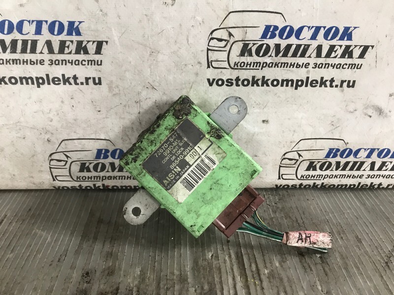 Блок управления дверьми Honda Stepwgn RF1 B20B
