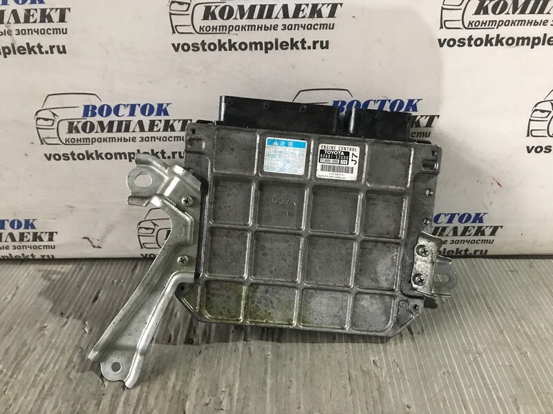 Блок управления ДВС Toyota Vitz SCP90 2SZ-FE