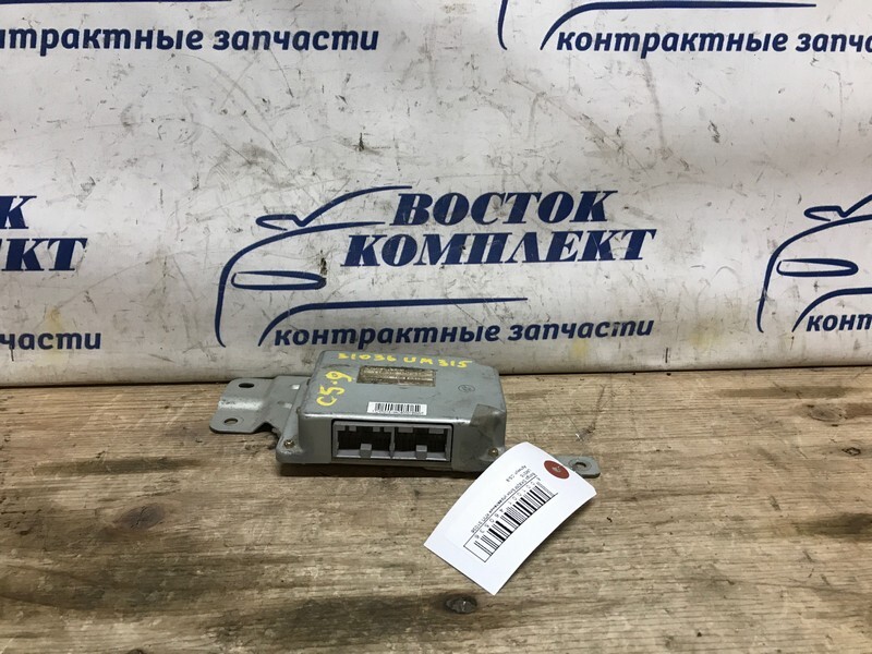 Блок управления КПП Mazda Bongo SK82M F8