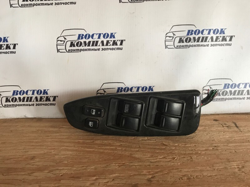 Блок управления стеклоподъемниками Toyota Crown JZS171 1JZ-FSE