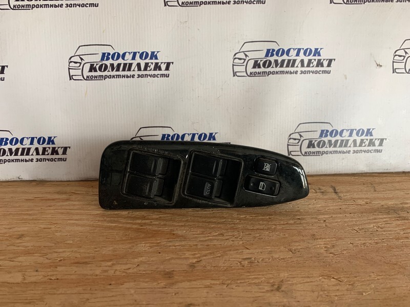 Блок управления стеклоподъемниками Toyota Crown JZS175 2JZ