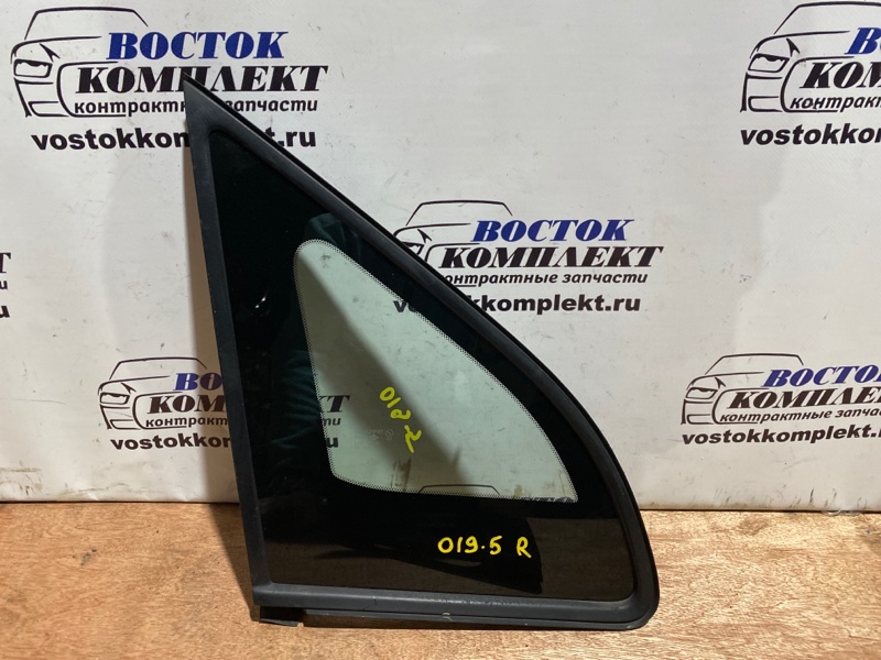 Стекло боковое Nissan Serena C25 MR20DE перед прав
