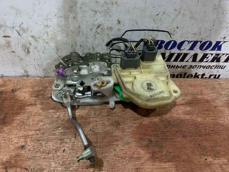 Замок дверной Honda Mobilio Spike GK2 L15A перед прав