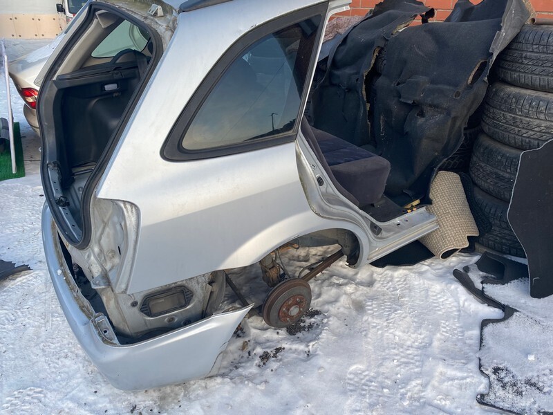 Стекло собачника Mazda Familia S-wagon BJ5W ZL-DE прав