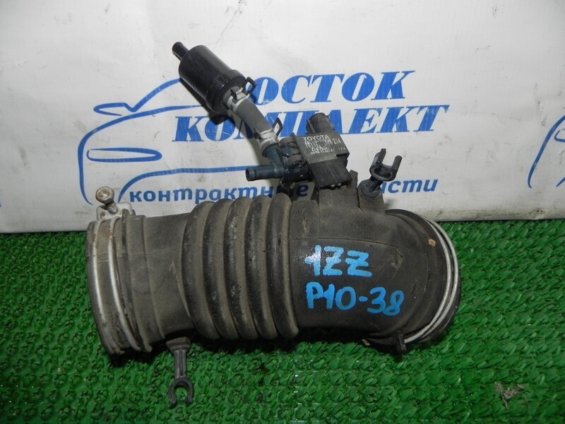 Патрубок воздушного фильтра Toyota Vista ZZV50 1ZZ-FE