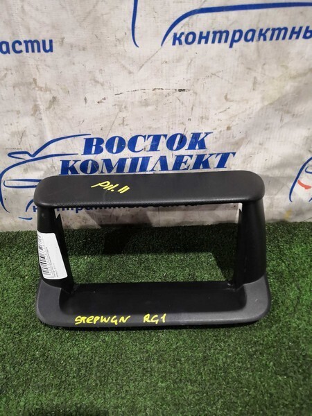 Рамка магнитофона Honda Stepwgn RG1 K20A