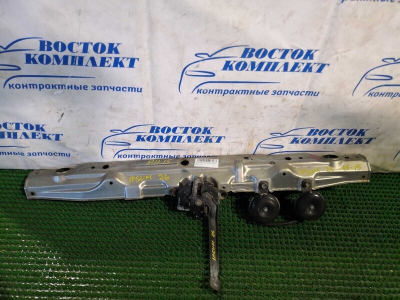 Рамка радиатора Toyota Ipsum ACM26W 2AZ-FE