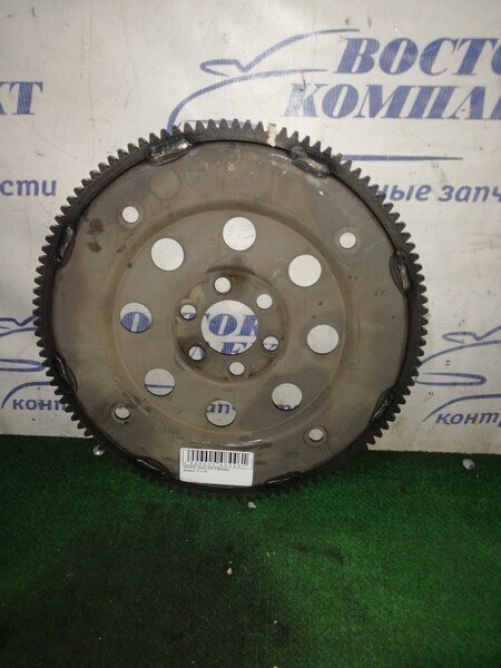 Маховик Nissan Liberty RM12 QR20DE