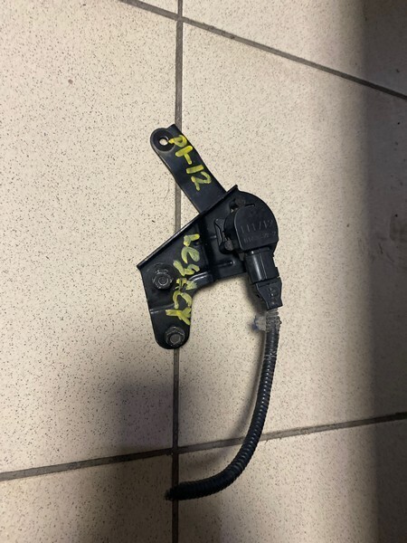 Датчик высоты дорожного просвета Subaru Outback BR9 EJ253