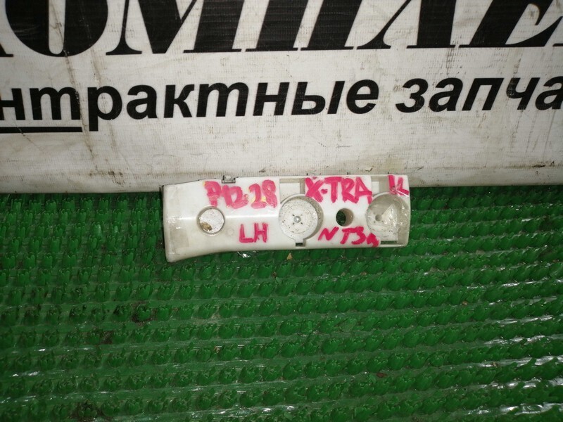 Клипса бампера Nissan X-Trail NT31 MR20DE зад лев