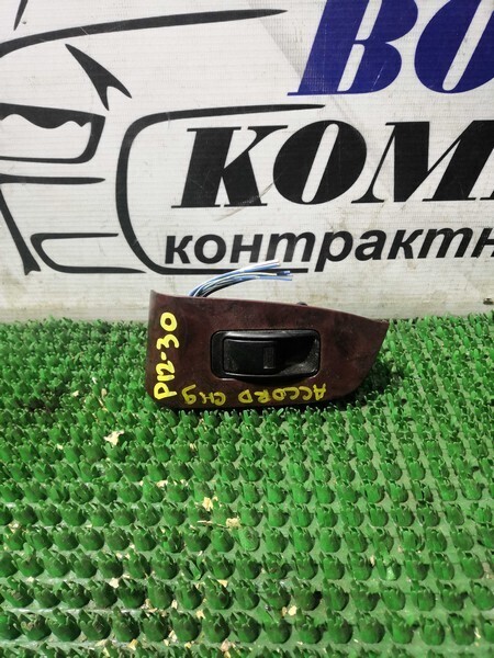 Кнопка стеклоподъемника Honda Accord 1999 CH9 H23A перед лев