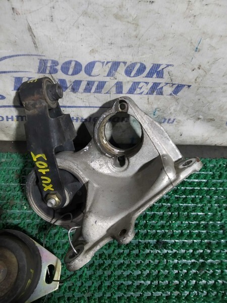 Подушка двигателя Peugeot 306  XU10J4R зад