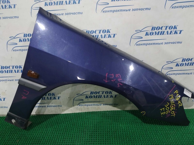 Крыло Peugeot 306  XU10J4R перед прав