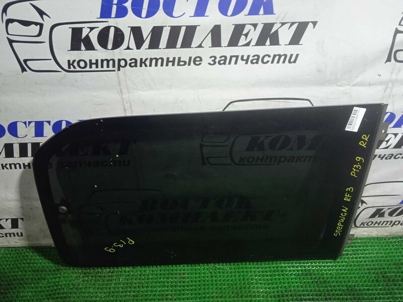 Стекло боковое Honda Stepwgn RF3 K20A зад прав