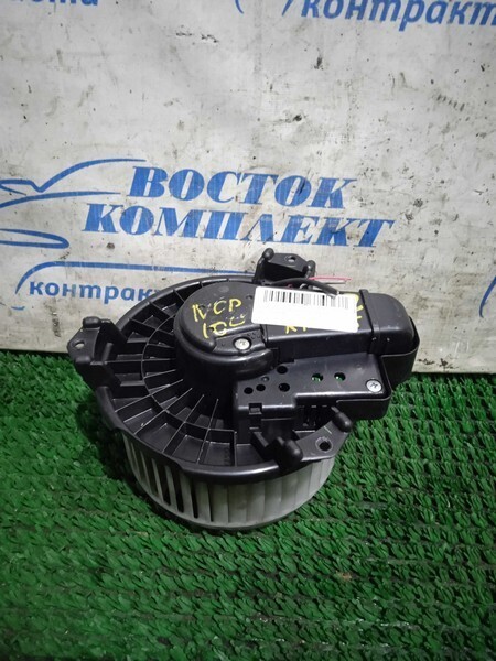Вентилятор печки Toyota Ractis NCP100 1NZ-FE