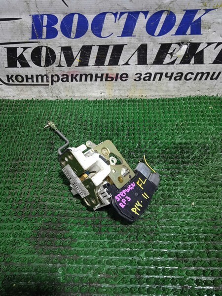 Замок дверной Honda Stepwgn RF3 перед лев