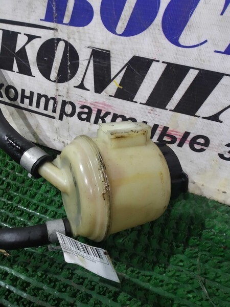 Бачок гидроусилителя Nissan Serena PC24 SR20DE