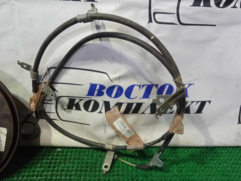 Трос ручника Nissan Serena FC26 MR20DD прав