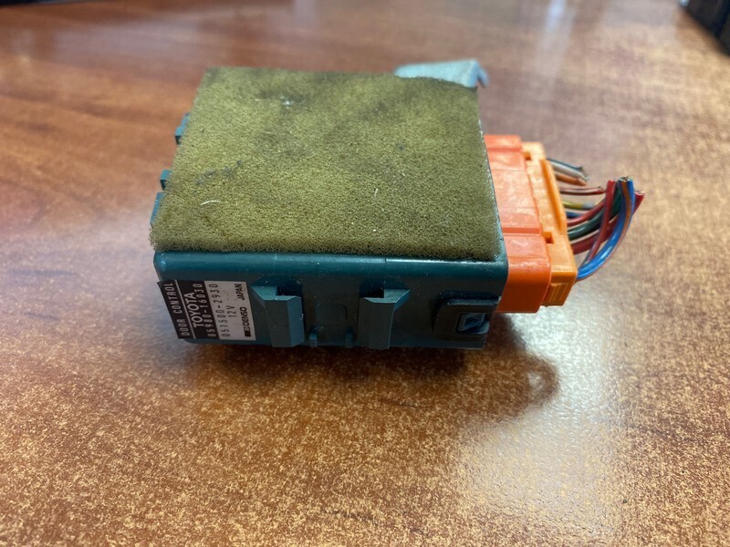 Блок управления дверьми Toyota Starlet EP91 4E-FE