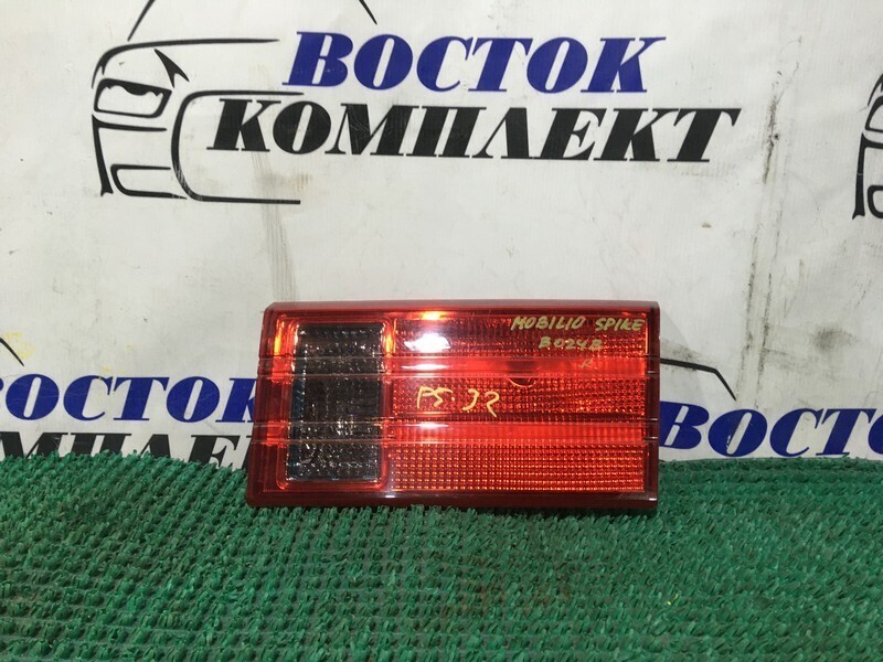 Фонарь вставка багажника Honda Mobilio Spike GK1 L15A прав