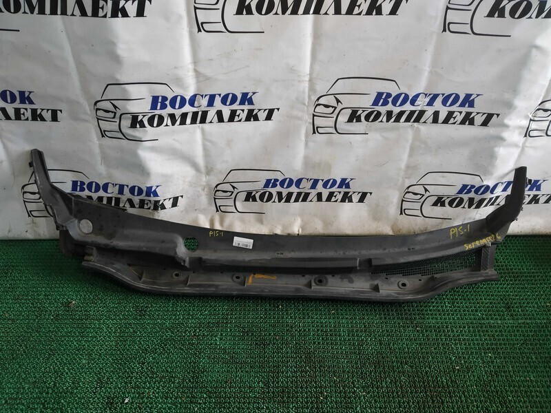 Решетка под лобовое стекло Nissan Serena FC26 MR20DD