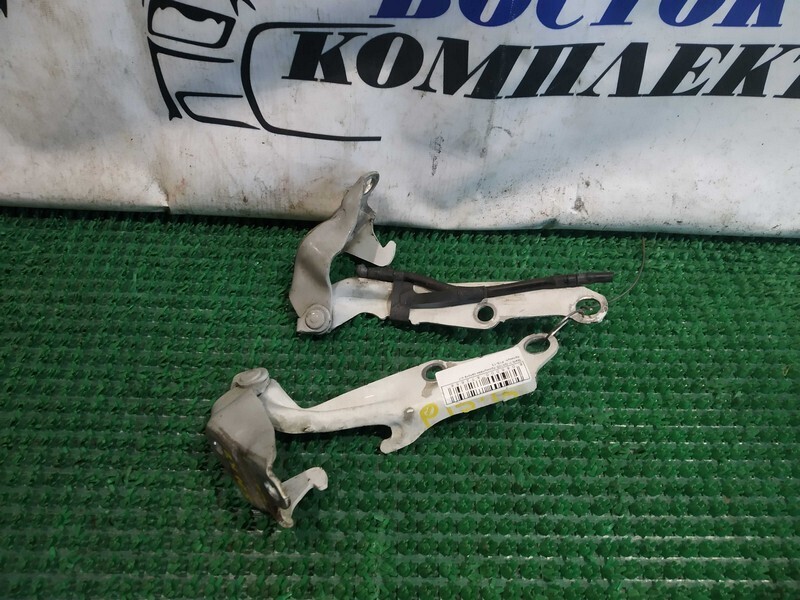 Петля капота Toyota Mark II GX105 1G-FE