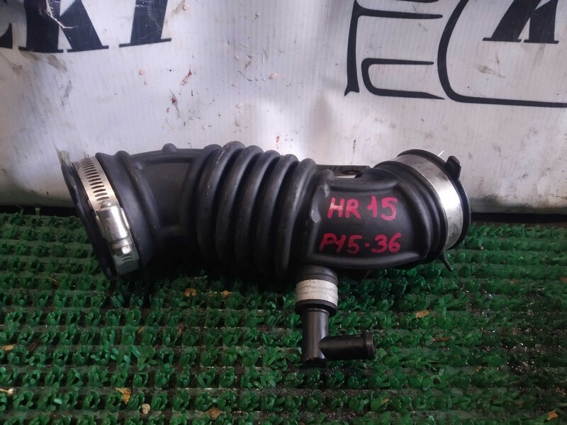 Патрубок воздушного фильтра Nissan Tiida Latio SC11 HR15DE