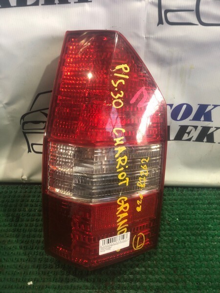 Фонарь стоп-сигнала Mitsubishi Chariot Grandis N84W 4G64 лев