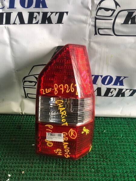 Фонарь стоп-сигнала Mitsubishi Chariot Grandis N84W 4G64 прав