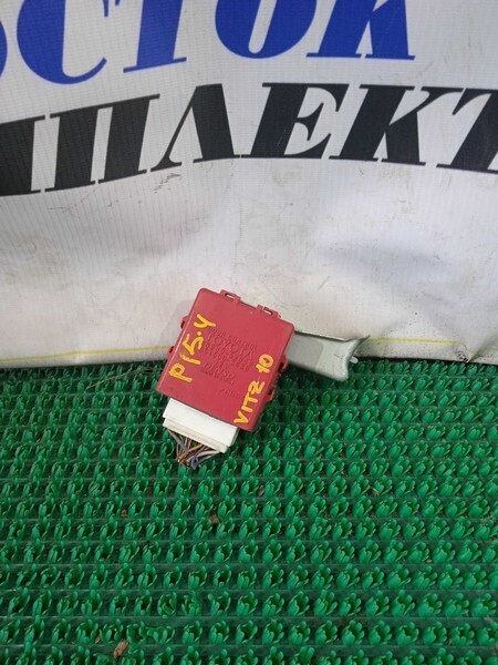 Блок управления дверьми Toyota Vitz SCP10 1SZ-FE