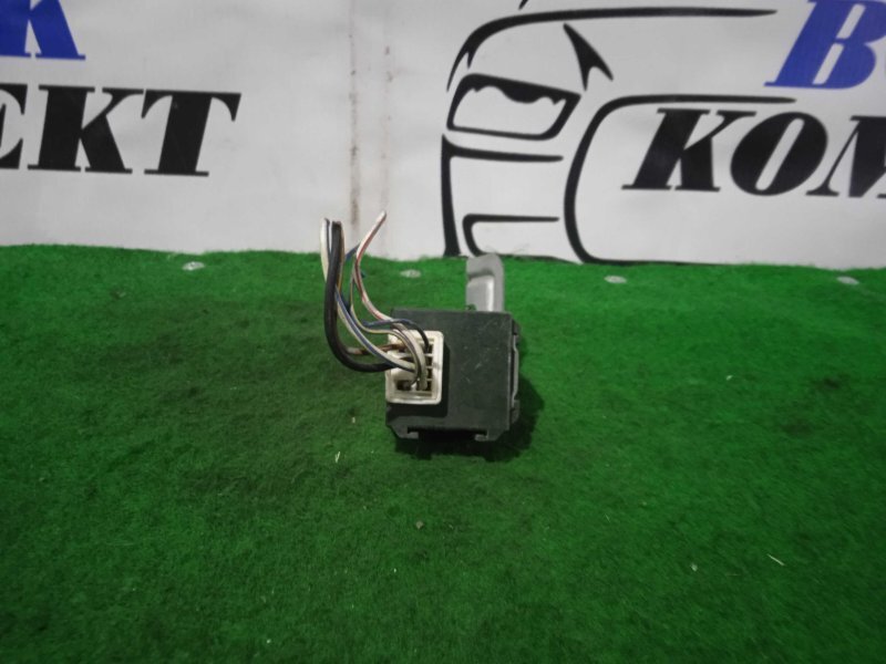 Реле Nissan Wingroad WFY11 QG15DE