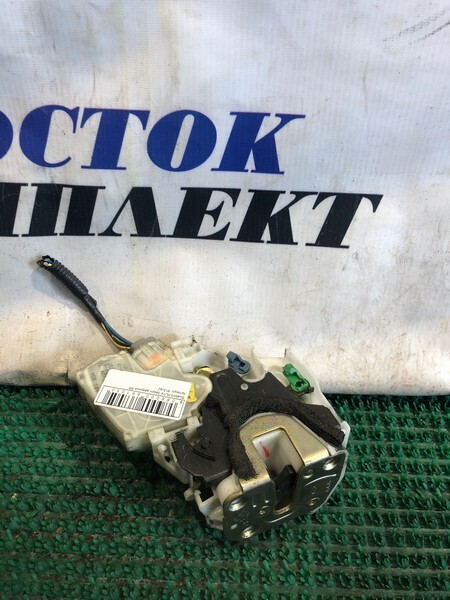 Замок дверной Nissan Bluebird HU14 SR20DE зад прав