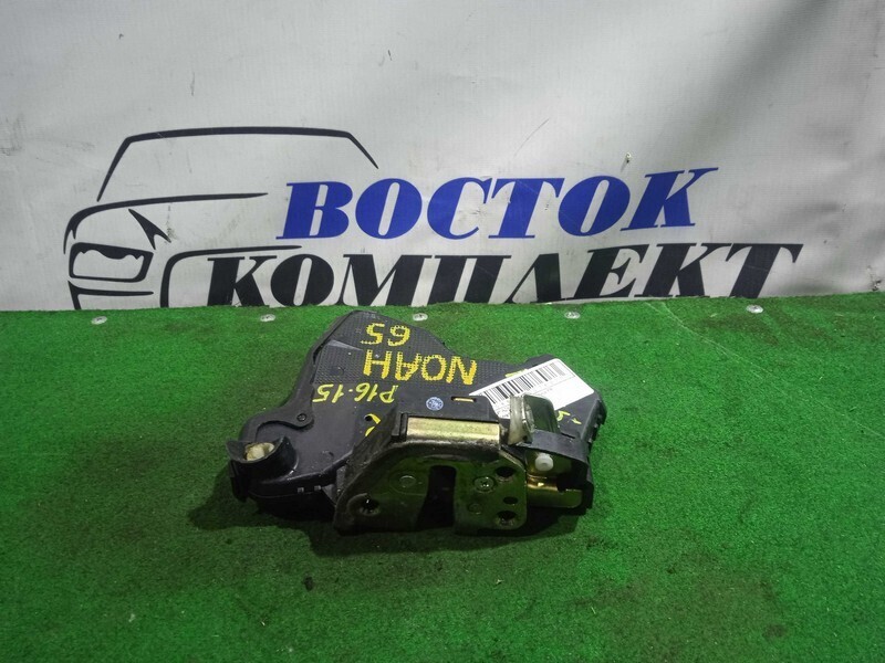 Замок дверной Toyota Noah AZR65 1AZ-FSE перед прав