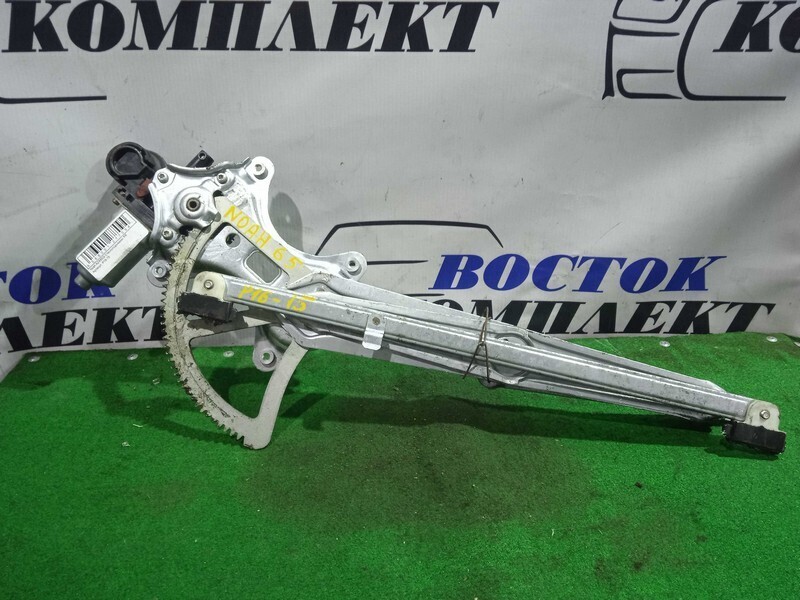 Стеклоподъемник Toyota Noah AZR65 1AZ-FSE перед прав