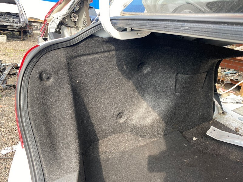 Обшивка багажника Nissan Tiida Latio SC11 HR15DE лев