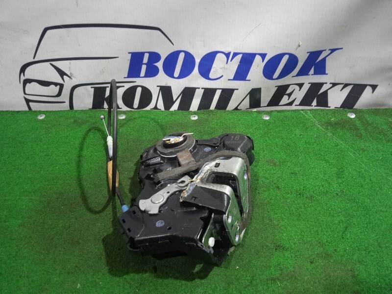 Замок дверной Toyota Isis ZGM15 2ZR-FAE перед прав