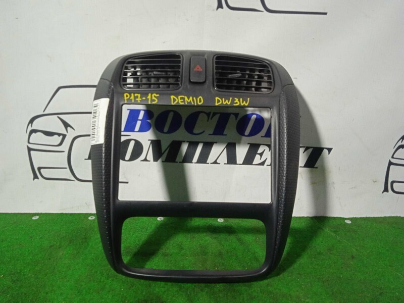 Рамка магнитофона Mazda Demio DW3W B3E