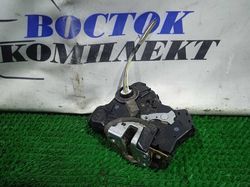 Замок дверной Lexus IS250 GSE20 4GR-FSE перед лев