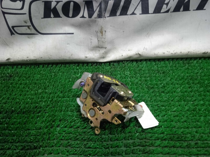 Замок дверной Nissan AD VFY11 QG15DE перед прав