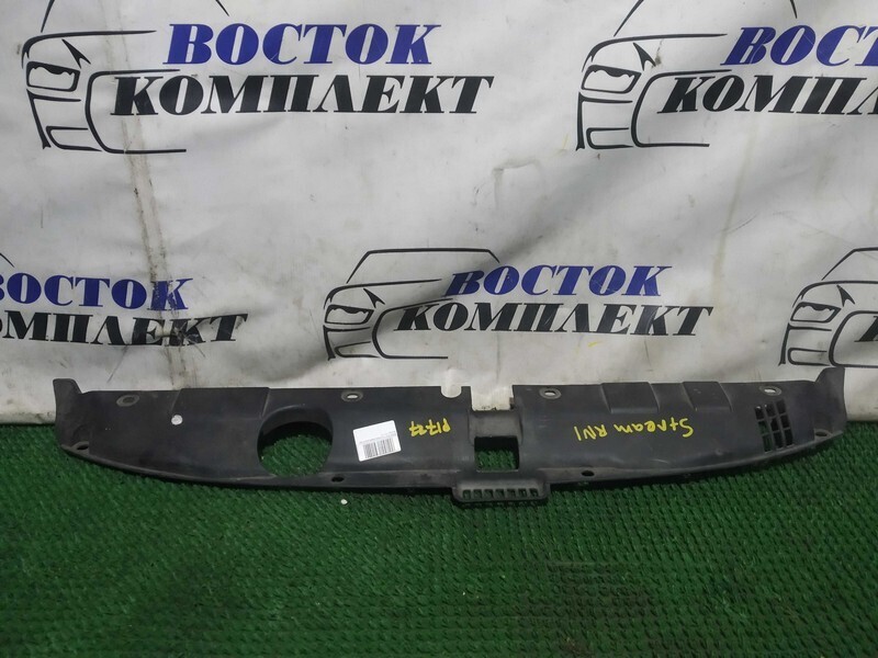 Накладка на рамку радиатора Honda Stream RN1 D17A